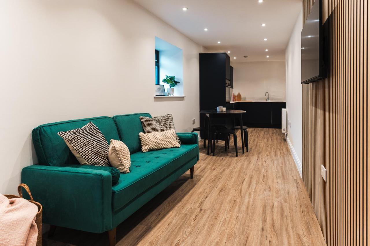 Wych Cottage, Striking 2 Bed, Parking, Ground Floor Flat - Step Free Самъртън Екстериор снимка