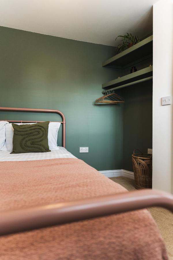 Wych Cottage, Striking 2 Bed, Parking, Ground Floor Flat - Step Free Самъртън Екстериор снимка